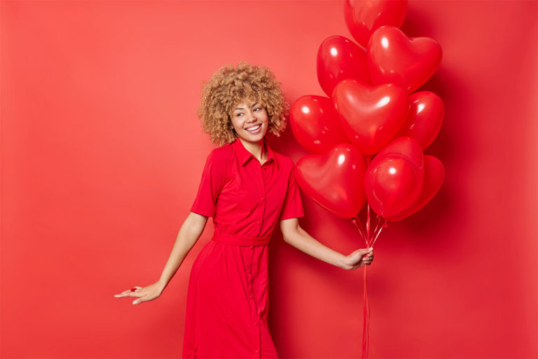 Animation commerciale Saint-Valentin - Des ballons en forme de coeur pour la Saint-Valentin